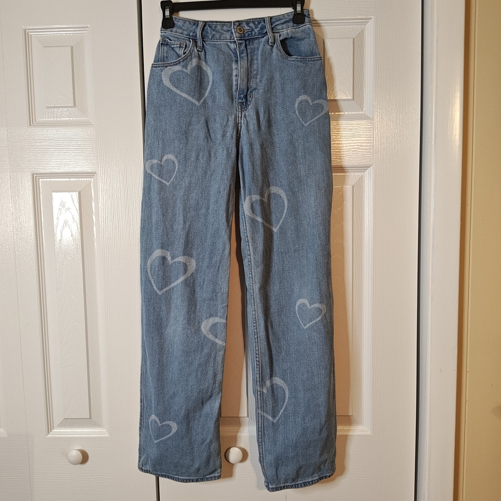Hollister Jeans Womens Blue Denim Dad Ultra High Rise Hearts Print. Waist 24
